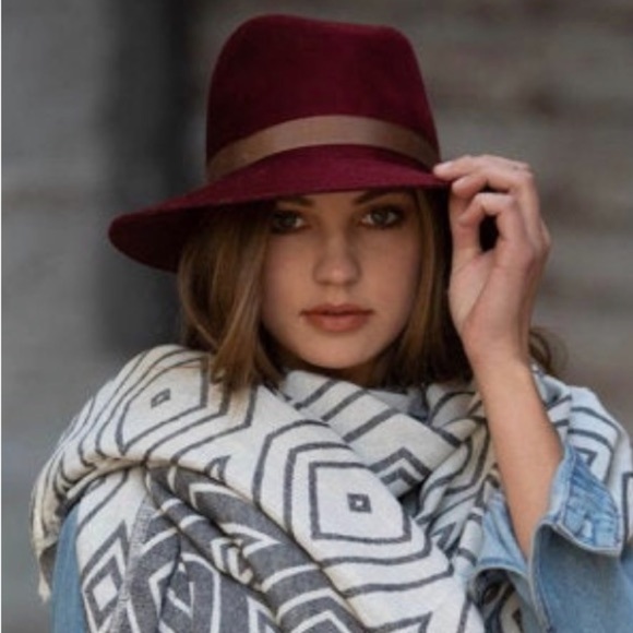 Free Form Diamonds Wrap Scarf Versatile Textile Blue Jacquard Loom Hand Crafted - Picture 4 of 11